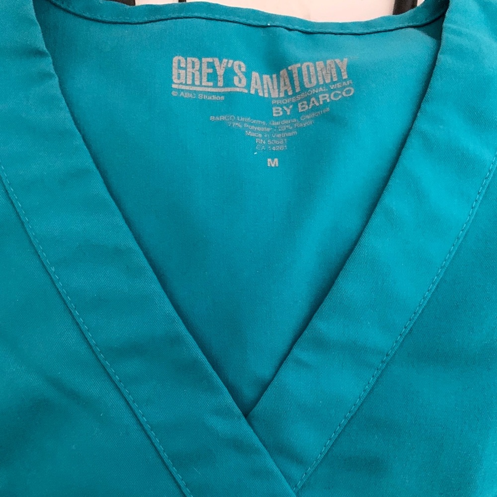 Scrub set